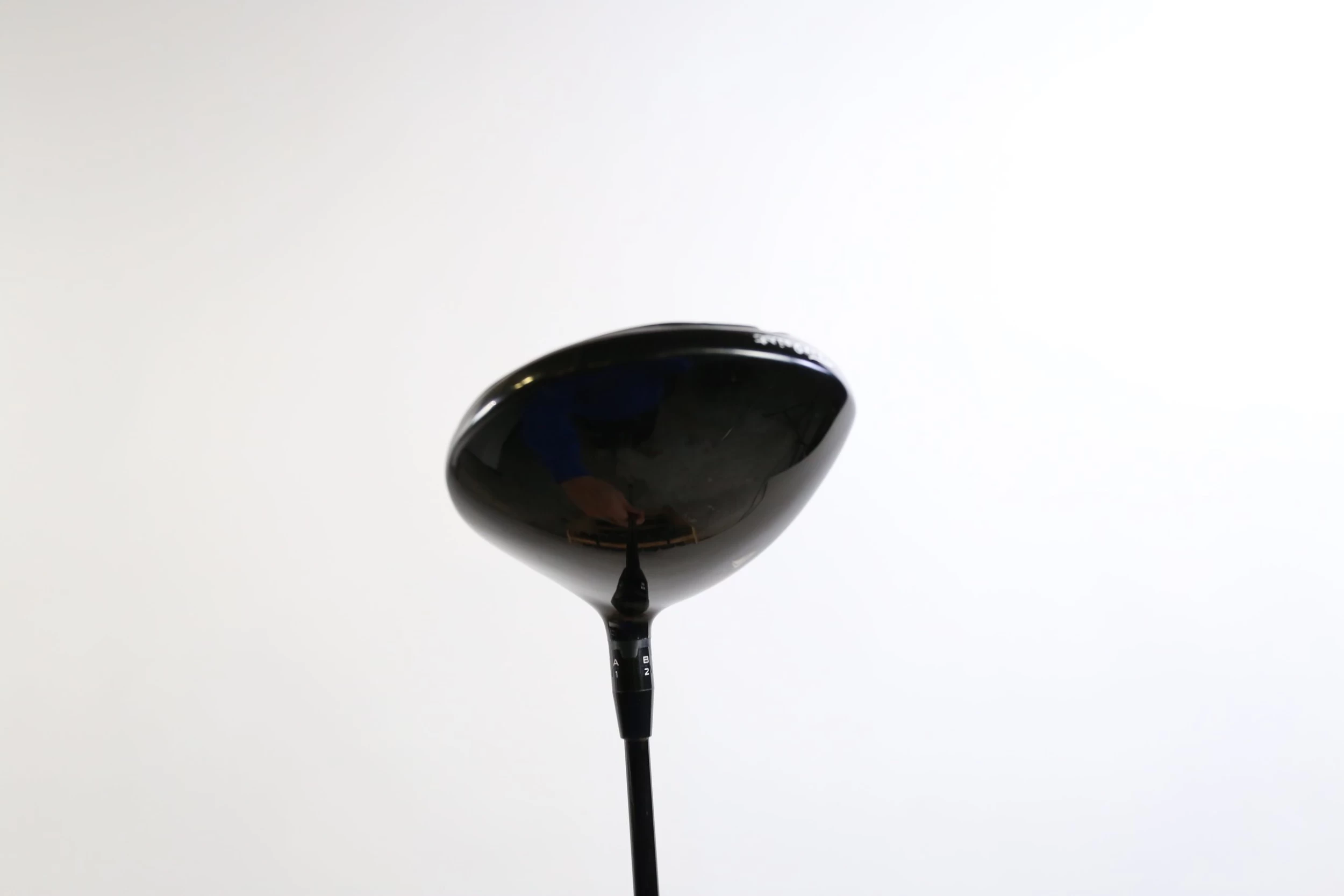Titleist 915D3 Driver - Left-Handed - 10.5 Degrees - Regular Flex - Image 4