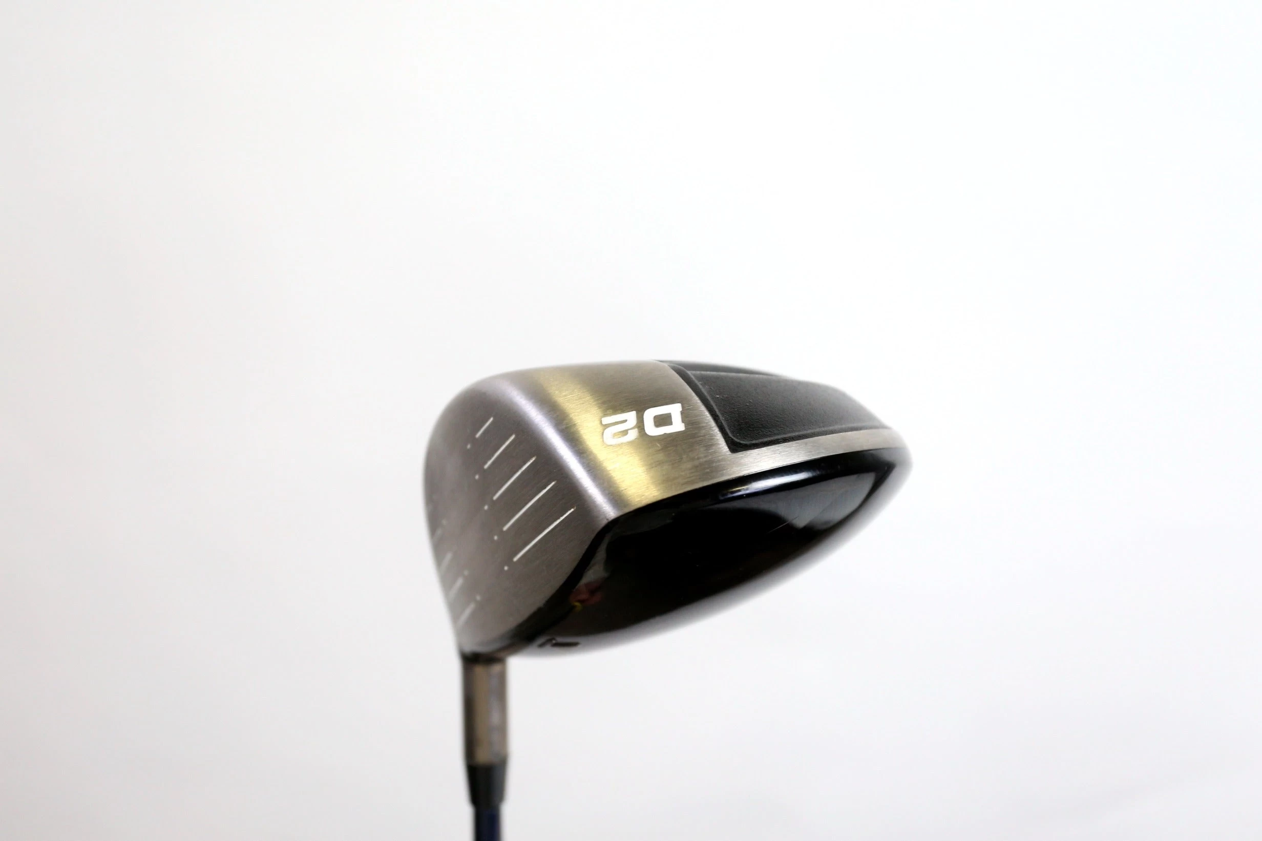Titleist 907 D2 Driver - Right-Handed - 9.5 Degrees - Regular Flex - Image 5