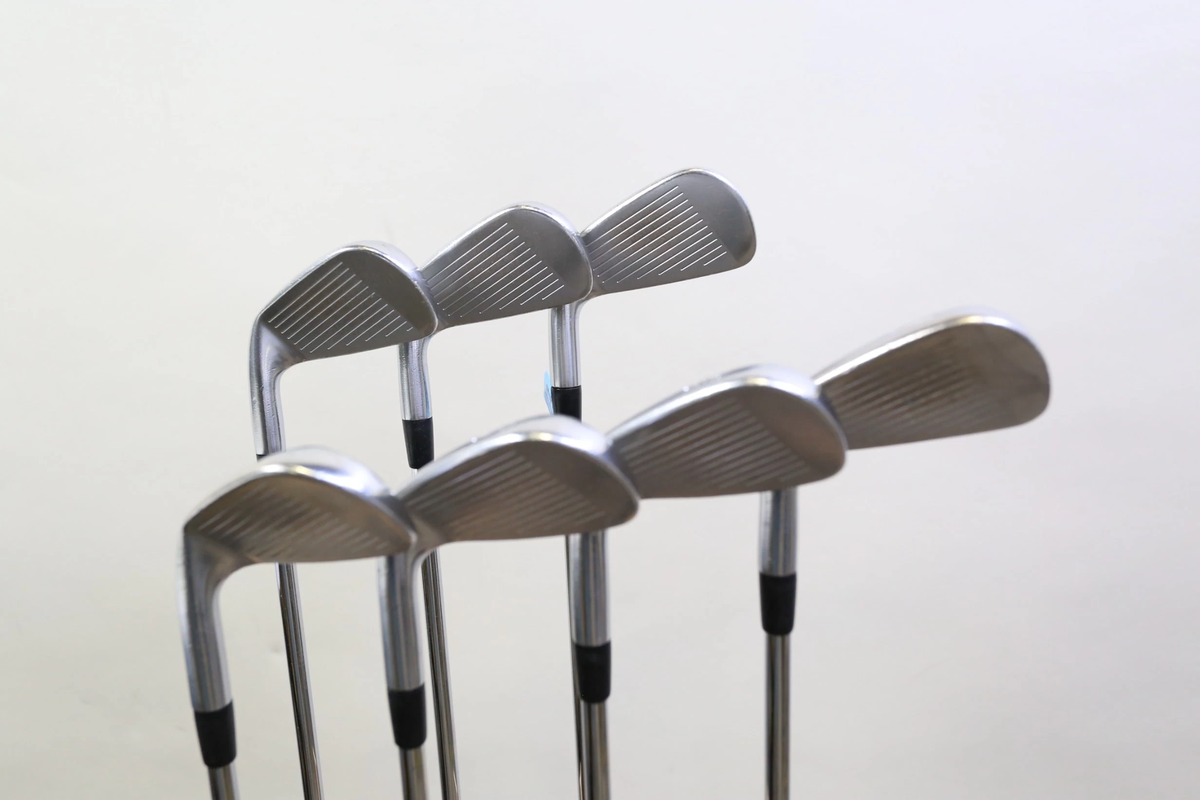 Titleist CB 714 Forged 4-PW Iron Set RH True Temper XP Steel Regular Flex - Image 2